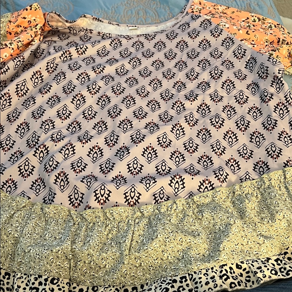 SHEIN Mixed Print Flutter Sleeve Blouse in Lavender, Peach, and Cream